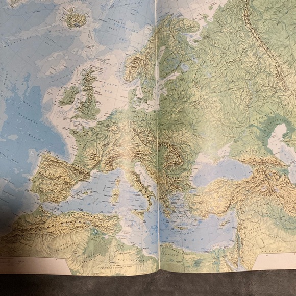 The World Book Great Geographical Atlas Chicago - Picture 8 of 16